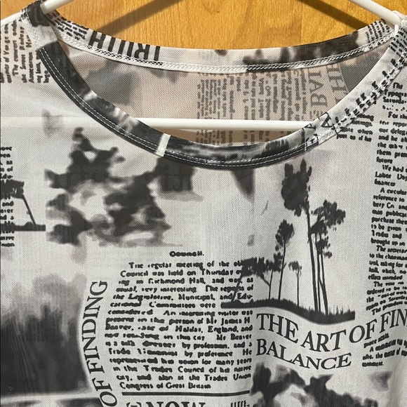 Newspaper Print Long Sleeve Crop Top - Picture 2 of 4
